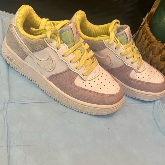 Nike Air Force 1  White/Zitron Easter Toddler Girl Size 13C .. - Picture 1 of 7